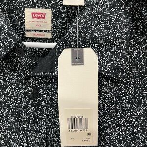 Men’s Levi’s button down